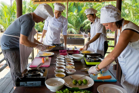 Hoi An: Aula de culinária em Cam Thanh e passeio de barco com cestasPartida de Hoi An Retorno a Hoi An