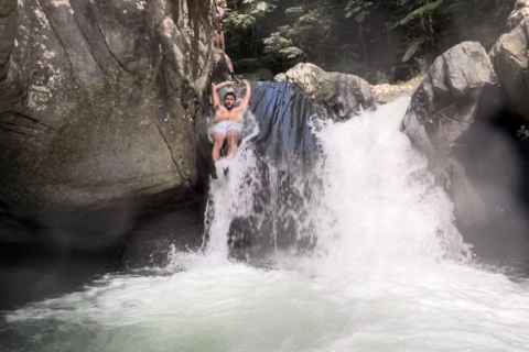 Fajardo : randonnée dans la forêt d'El Yunque, chutes d'eau et toboggan aquatiqueFajardo : Randonnée dans la forêt d'El Yunque, chutes d'eau et toboggan aquatique