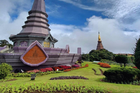 Chiang Mai : Parc national de Doi Inthanon, excursion d'une journée aux chutes d'eauRejoindre un petit groupe