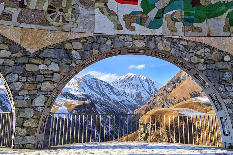 Tbilisi: Kazbegi Private Transfer with Scenic Stops