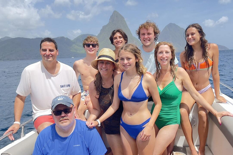St. Lucia: Private Bootstour nach SoufriereHalbtags 25&#039; Schnellboot &quot;Israel King&quot;