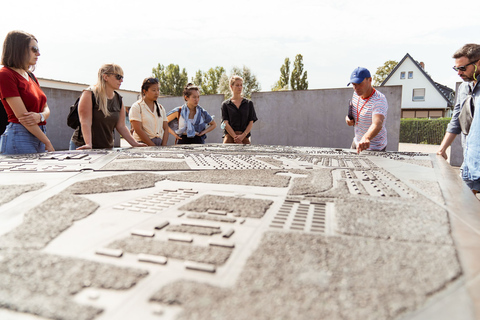 Berlijn: wandeltour Monument Sachsenhausen, kleine groepGroepstour in het Engels