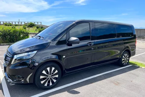 Keelung: one-way private transfer to or from Taipei City