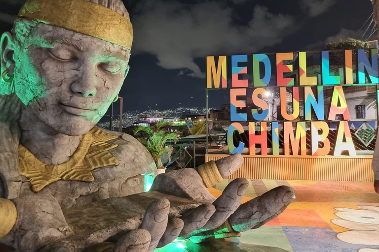Medellín: Comuna 13 Night Tour - Full Experience with Dinner Medellín: Night Tour of Comuna 13 with a gastronomic experience