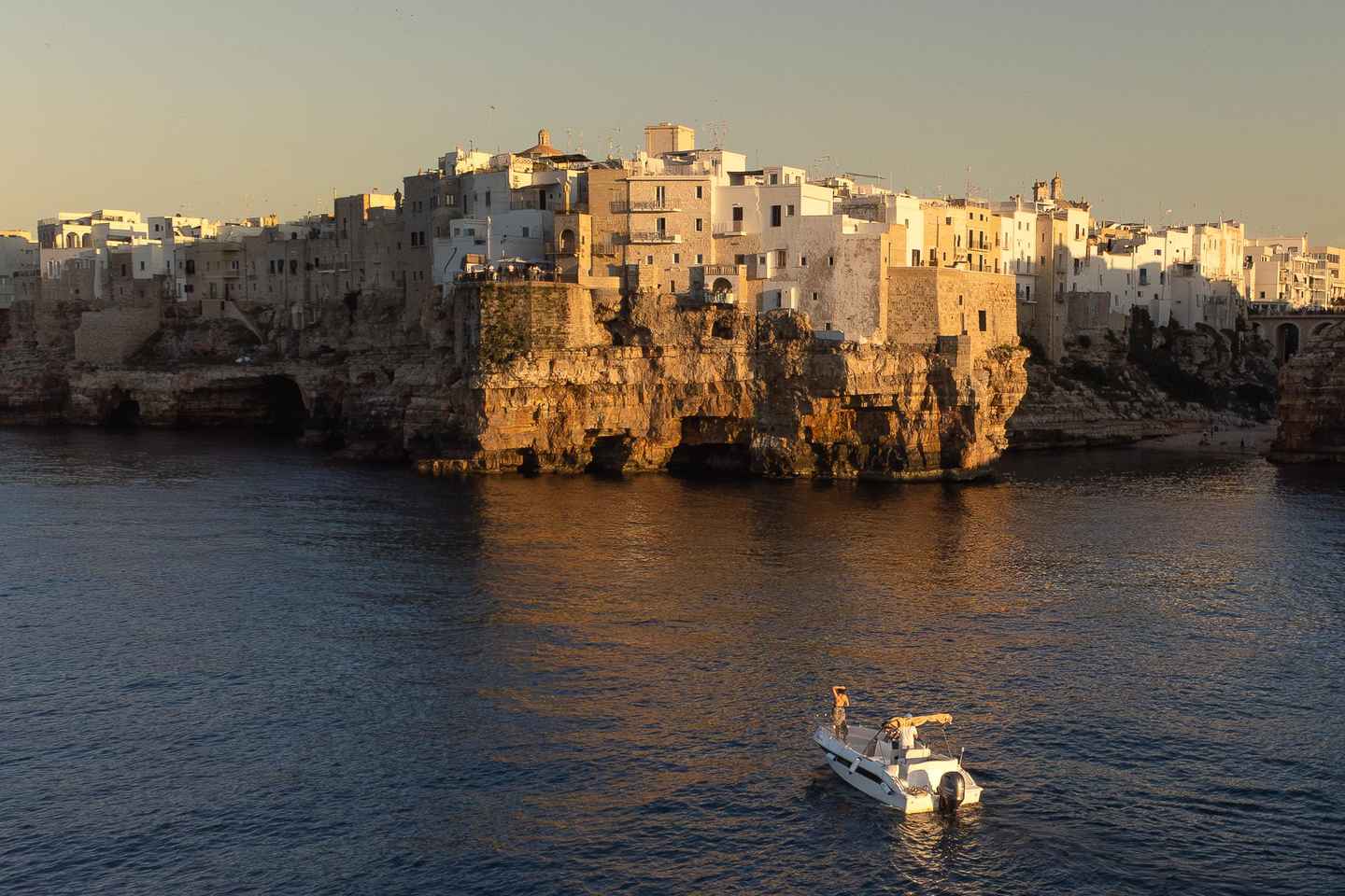 Polignano a Mare: Boat Cave Tour with Aperitif