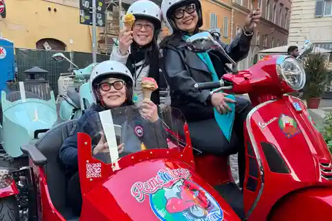 Roma 1,5 ore Tour privato in Vespa Sidecar stile vintage