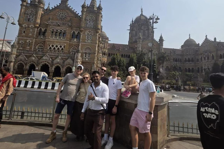 Mumbai: Guided City Tour with Chai and Fishermen