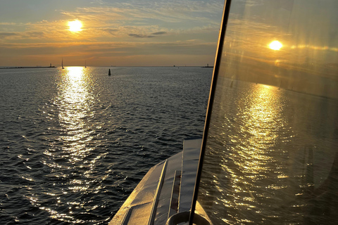 Riga: Daugava Boat Cruise to the Gulf of Riga