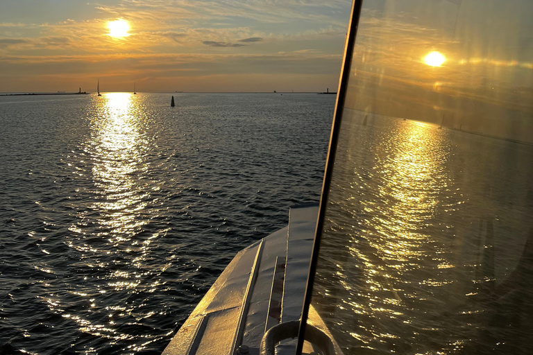 Riga: Daugava Boat Cruise to the Gulf of Riga