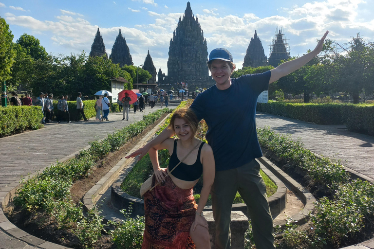 TRAMONTO DI PRAMBANAN