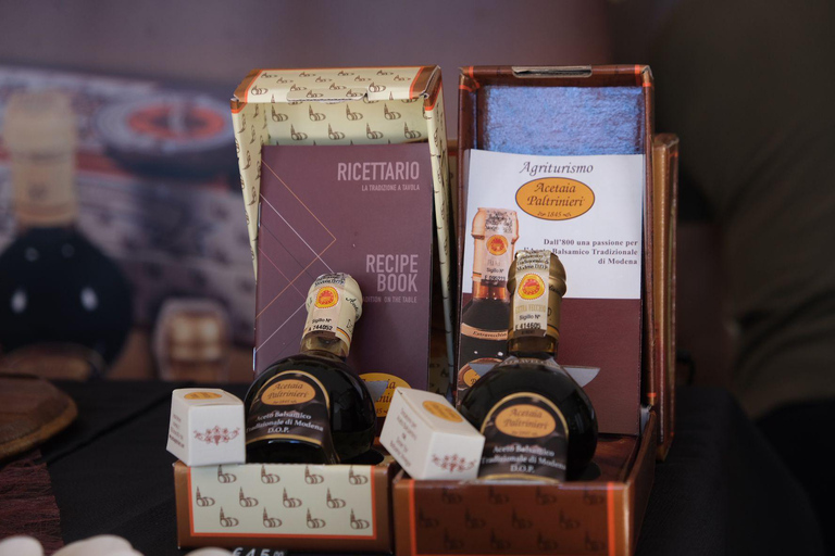 Modena: Visit and Tasting at an Antique Vinegar Cellar Modena: Guided tour of the Antica Acetaia with vinegar tasting