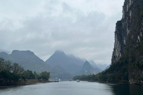 Guilin: Li River Cruise to Yangshuo with Spanish Guide