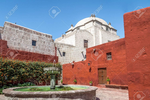 Entrada al Monasterio de Santa Catalina