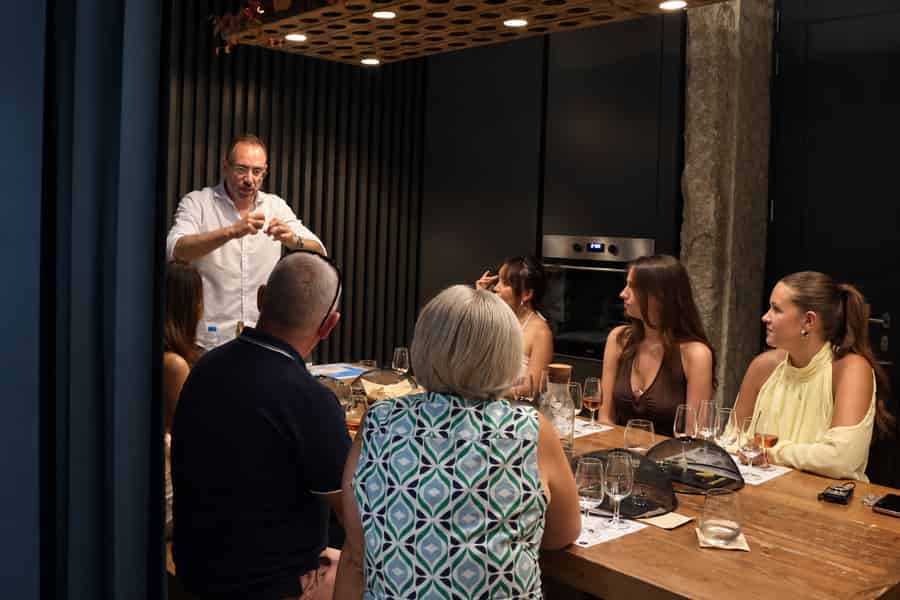 Porto: Port Wine Tasting (3 or 5) with Pairings