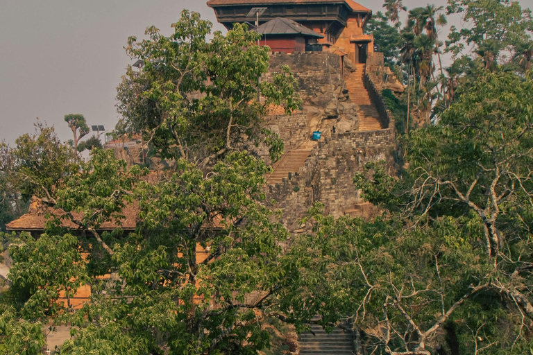 Kathmandu: Pokhara Private Transfer with Manakamana Temple