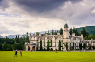 Edinburgh: Balmoral Castle und Scone Palace Royal Tour