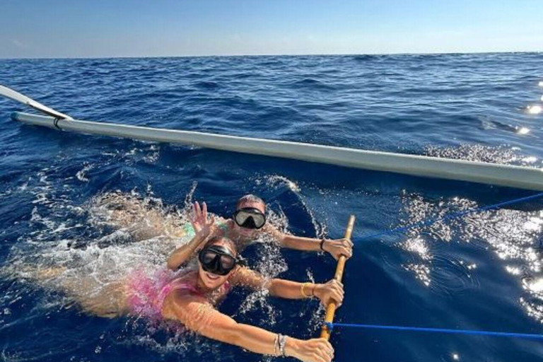 Bali : Observation des dauphins au lever du soleil, baignade et plongée en apnéeTour en bateau privé avec lieu de rendez-vous