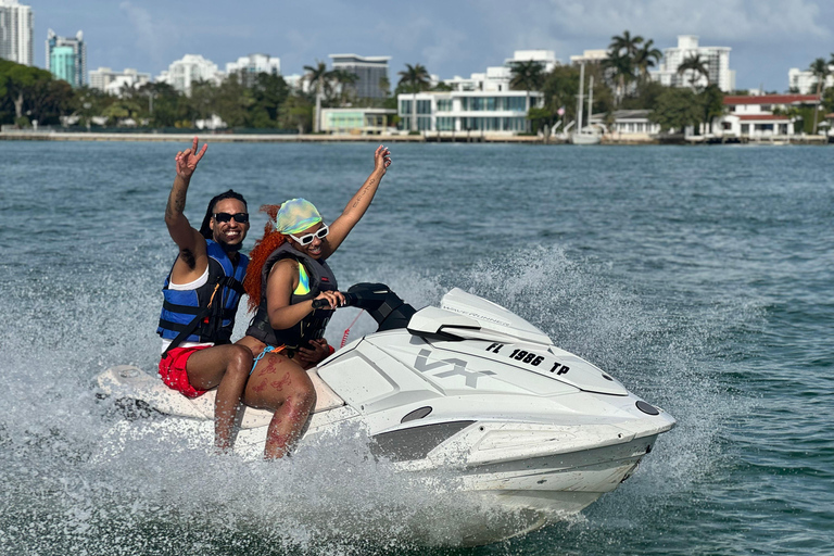 Miami Beach: Hyr WaveRunner &amp; båtresa2 personer per jetski