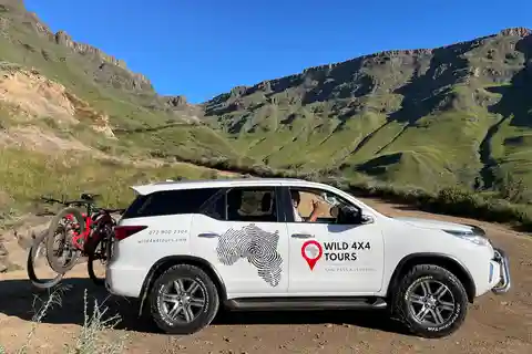 Från Underberg: Dagstur till Sani Pass och besök i Basotho-by