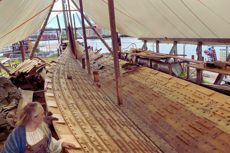 Oslo: Legendary Viking Treasures (Private Bus Tour)