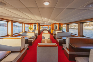 Budapest: Premium Sightseeing Cruise with Tokaj Frizzante