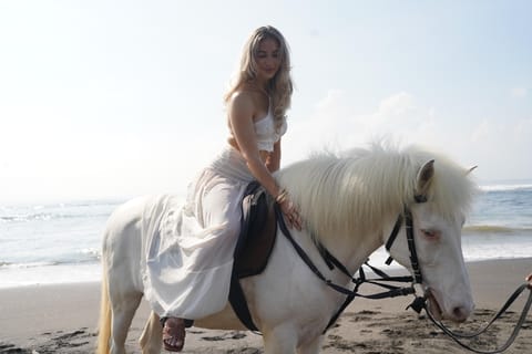 Ubud: 1-Hour Beach Horse Riding with Transfer - Image 2
