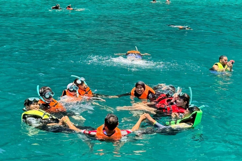 Krabi: Hong Islands Day Tour by Premium Longtail Boat Krabi: Private Premium Longtail Boat Tour to Hong Island