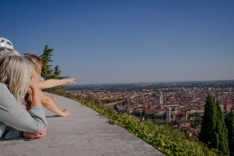 Verona: Tour della città in bicicletta elettronica con pranzo