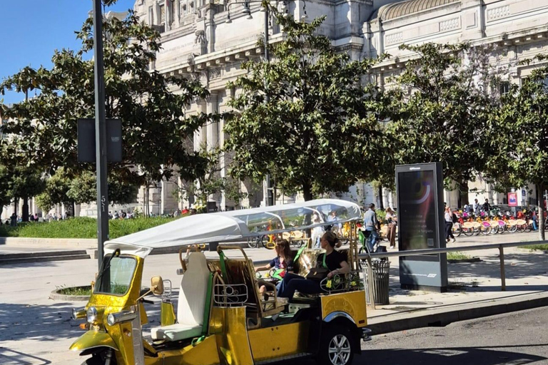 Milan: Private Tuk Tuk Tour with Hotel Pickup
