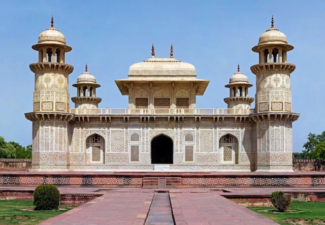 Agra: Tour Guide in Agra full-day - 8 Hours