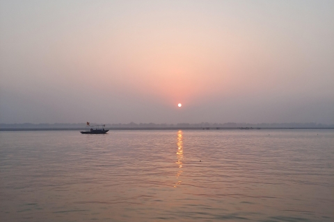 Tour de día completo por Benarés con tour en barco por la mañana y Sarnath