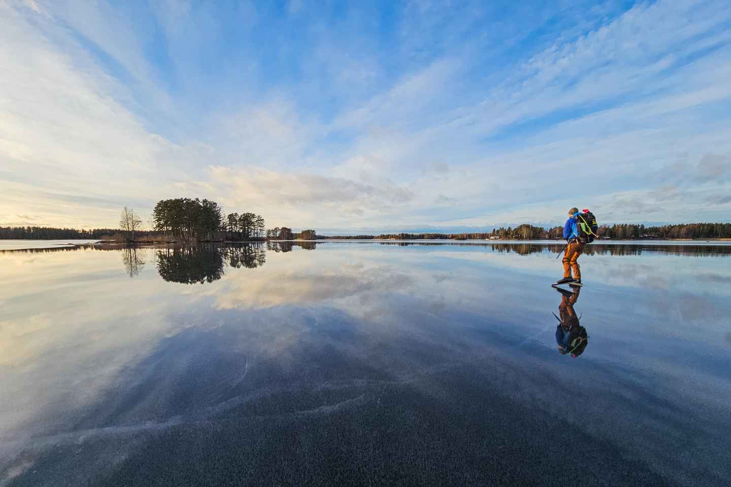 Estocolmo: Patinaje sobre hielo nórdico para principiantes en un lago congelado