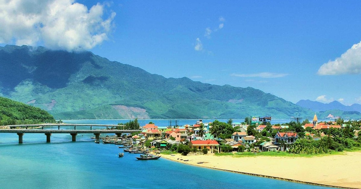 Hue to Hoi An via Hai Van Pass by Private Car Transfer