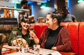 Edinburgh: Schottisches Abendessen und Folklore