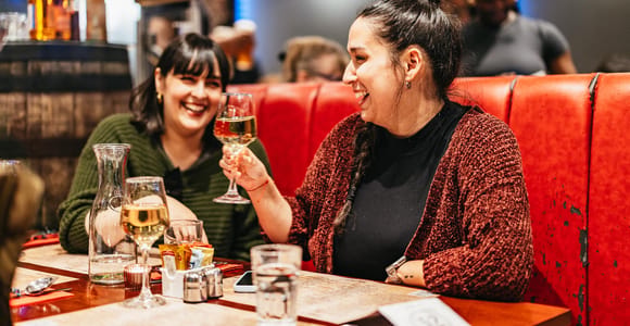 Edinburgh: Scottish Dinner and Folk Music Experience