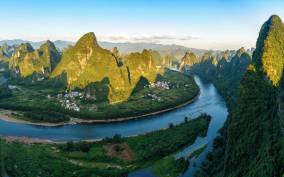 Yangshuo/Guilin: Xianggong Hill, Boat Ride&Cave Private Tour
