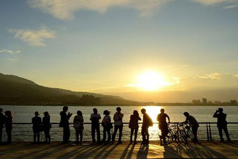 الضوء الذهبي والنسيم اللطيف: يوم على طول ساحل تامسويرحلة لمدة 9 ساعات {سيارة عمل ذات ثمانية مقاعد}