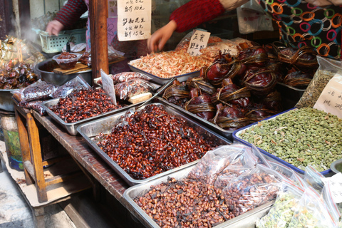 Shanghai: Zhujiajiao Water Town and City Private Day Tour