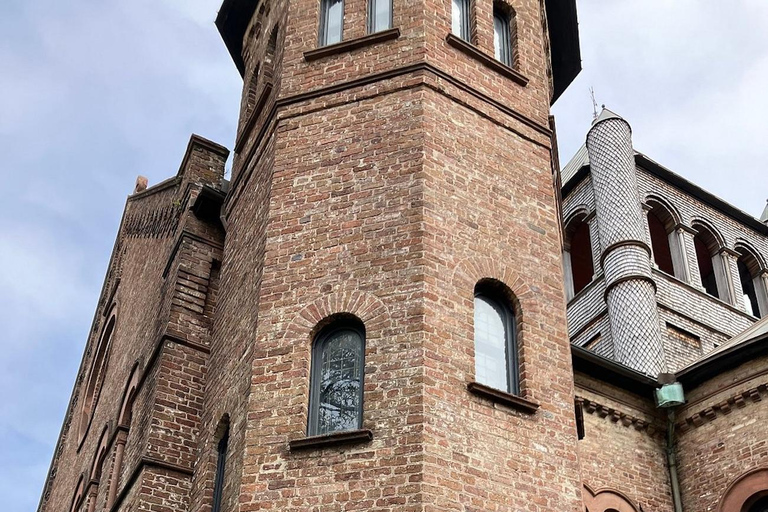 Charleston: Secret Strolls Guided Walking Tour