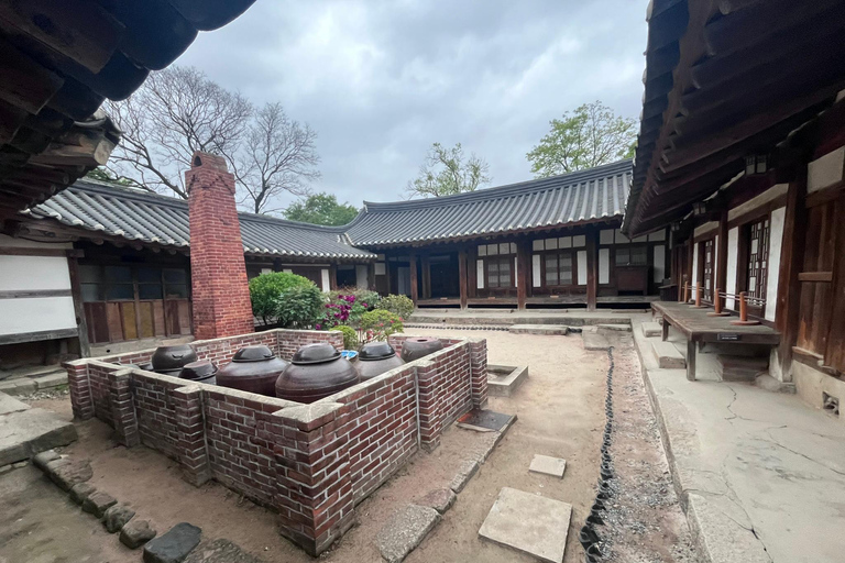 Gyeongju: Ancient Capital Secrets & Hidden Gems Private Tour Small Group Join-in Tour (Max 8 Guests)
