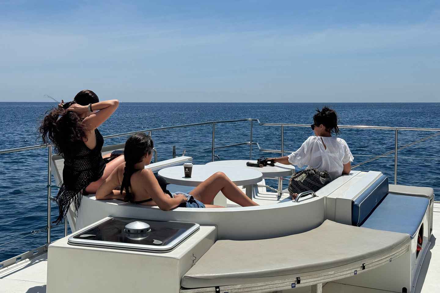 From Dénia/Jávea: Cala Blanca Boat Trip with Jet Ski & Lunch