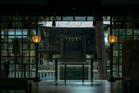 Kanazawa: Samurai, Castle & Geisha Private Bus Tour