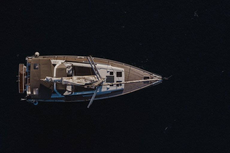 Santorini: Private Caldera Sailing Trip with Open Bar & Meal Private Sunset Trip