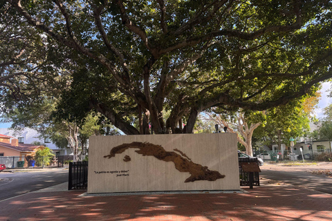 Miami: spacer śladami dziedzictwa i kuchni Little HavanaMiami: Spacer śladami dziedzictwa i kuchni Małej Hawany