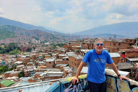 Medellín: Metro and Metro Cable Tour
