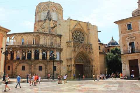 Valence : visite monumentale – votre premier contact avec la ville