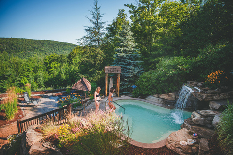 From Montreal: Natur'Eau Spa Day Trip with Admission Ticket
