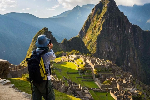 Visite de la montagne Arc-en-ciel et du Machu Picchu en train