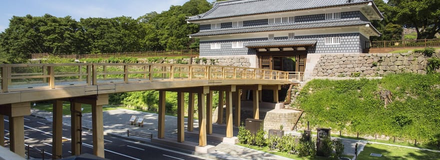 Visite d'une demi-journée du temple ninja de Kanazawa en vélo électrique