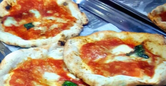 Naples : Best Street Food Tour With A Local Guide